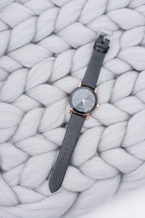 Elegant Women's Black Copper Watch on Strap