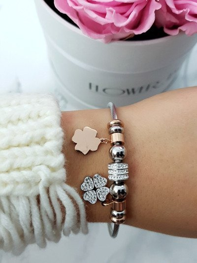 Women's Wire Bracelet with Rose Gold Charms Clovers Pendants