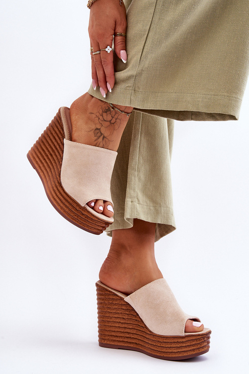 Light Flip Flops On Chunky Platform Beige Good Vibe