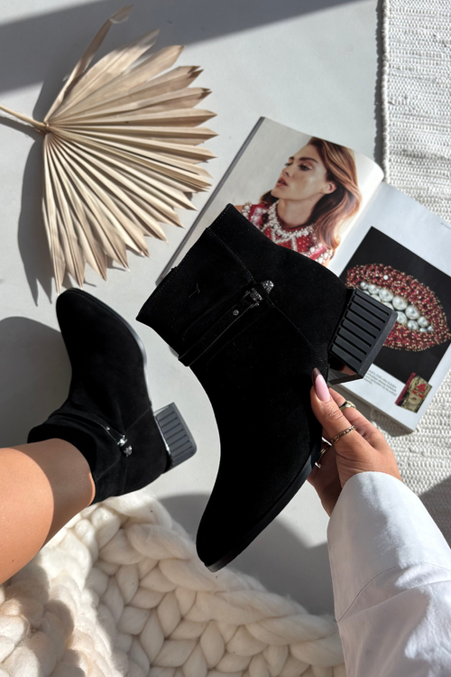 Women's Boots Made of Genuine Suede on Block Heeled Warm D&A CR52-651 Black