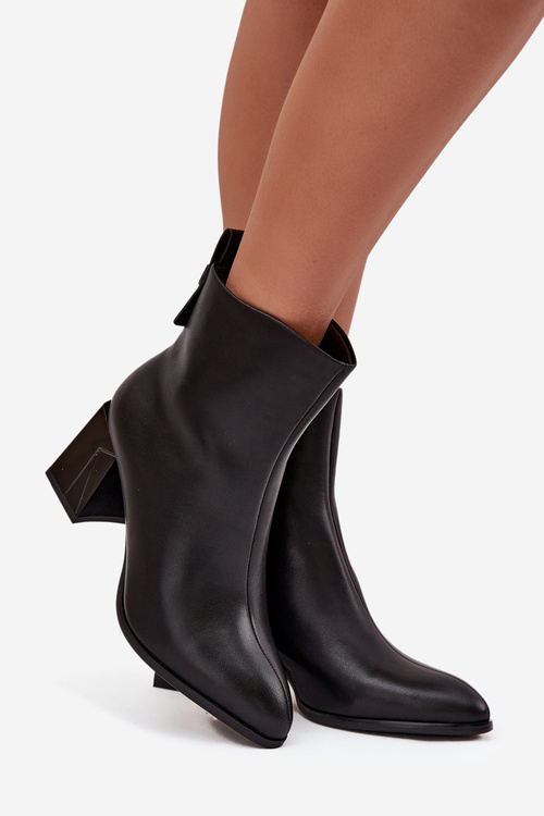 Insulated heeled ankle boots made of genuine leather Vinceza 66812 Black