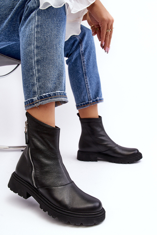 Women's Leather Ankle Boots with Flat Heel Laura Messi 2620/975 Black