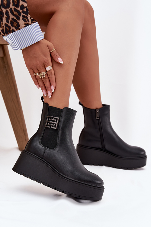 Insulated Women's Platform Boots with Decorative Detail Vinceza 58551 Black