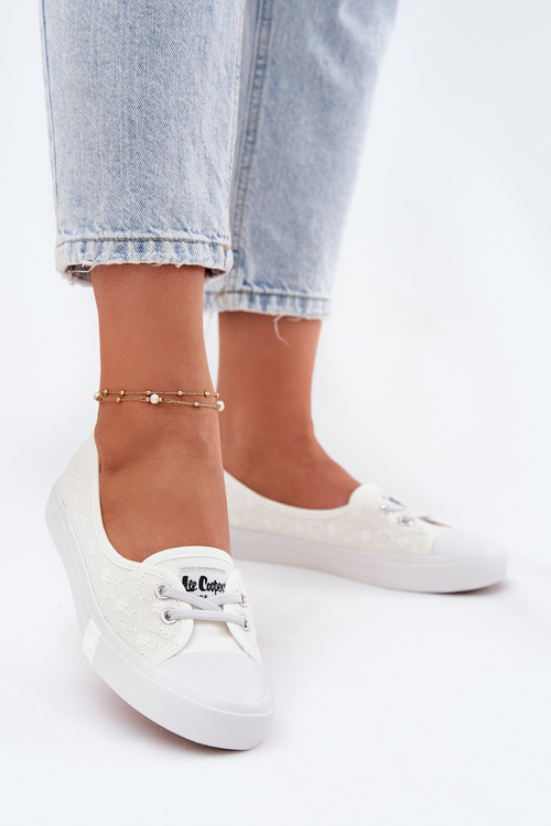 Trampki Tenisówki Z Haftem Damskie Białe Lee Cooper LCW-25-31-3447L