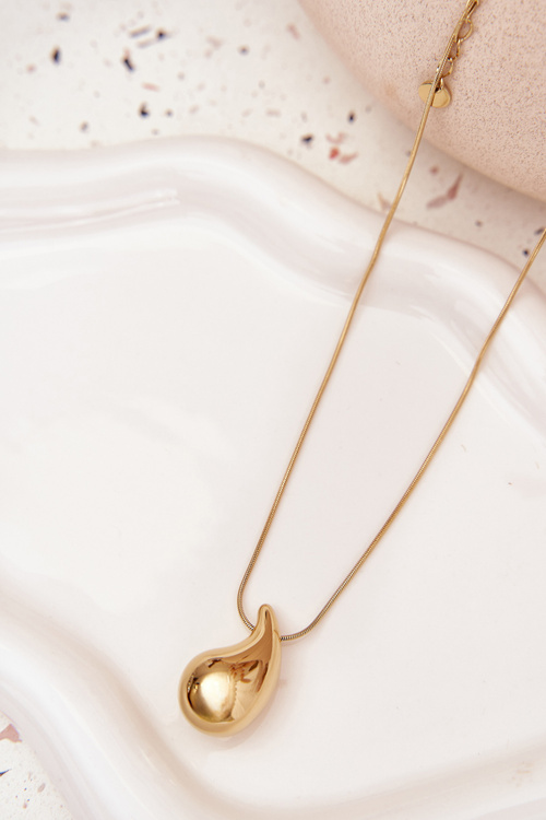 Snake Chain Necklace With Drop Pendant Gold