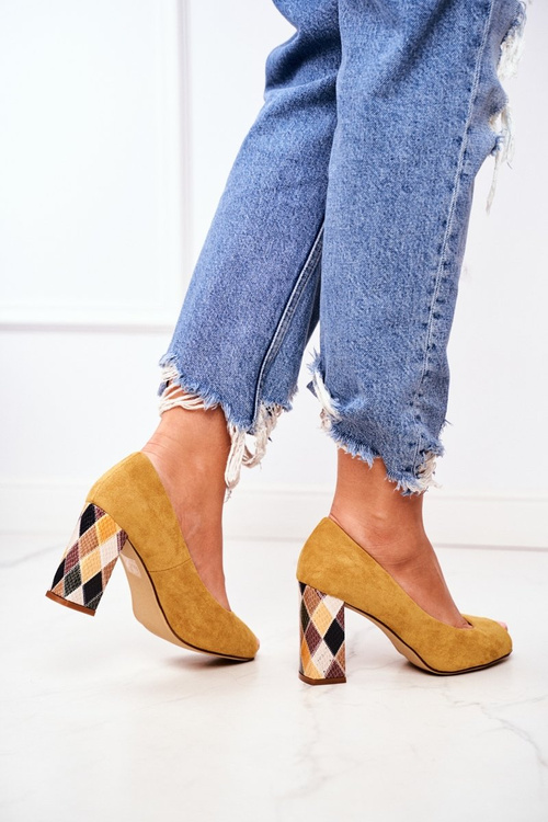Sergio Leone PB135 Yellow suede pumps
