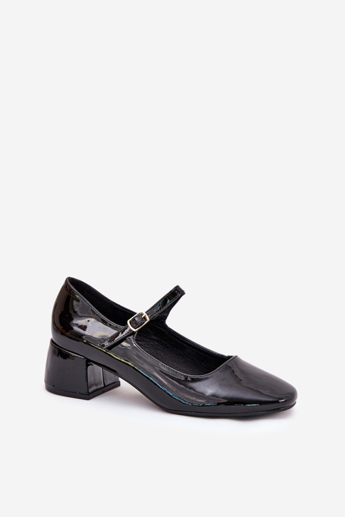 Lacquered Pumps With Strap And Buckle Black Savilae