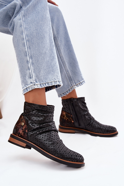 Leather ankle boots with perforated pattern Maciejka 05922-01 Black