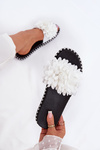 Women's Slippers Decorated With Flowers White Cellanen
