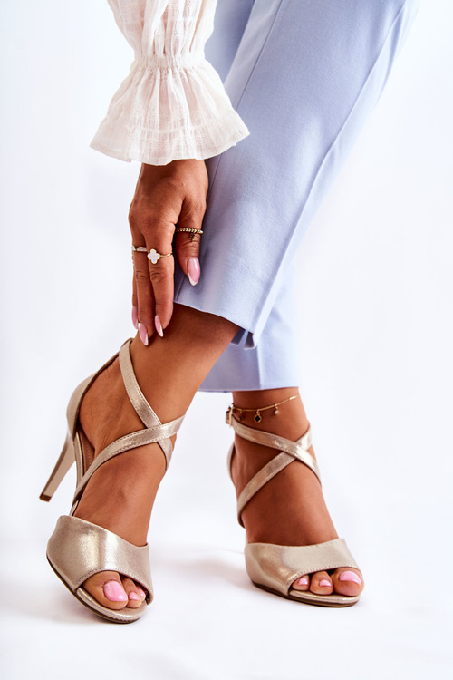 Fashionable Sandals On A High Heel Shiny Gold Loressa