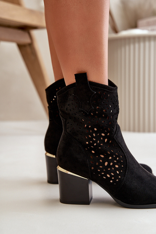 Botki Z Eko Zamszu Zapinane Na Zamek Ażurowe Na Słupku Czarne Sevana