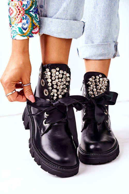 Insulated Boots With Metal Pearls Black Perla
