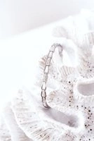 Odcienie szarości i srebra