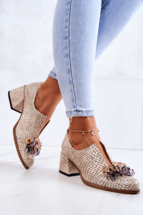 Leather shoes with crocodile pattern With Beige Delaver Decoration