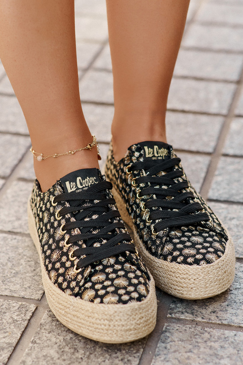 Patterned Women's Platform Sneakers With Braiding Lee Cooper LCW-25-08-3647L Black