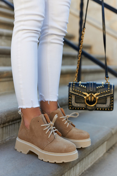 Brogues On The Massive Sole Nicole 2701/060 Beige