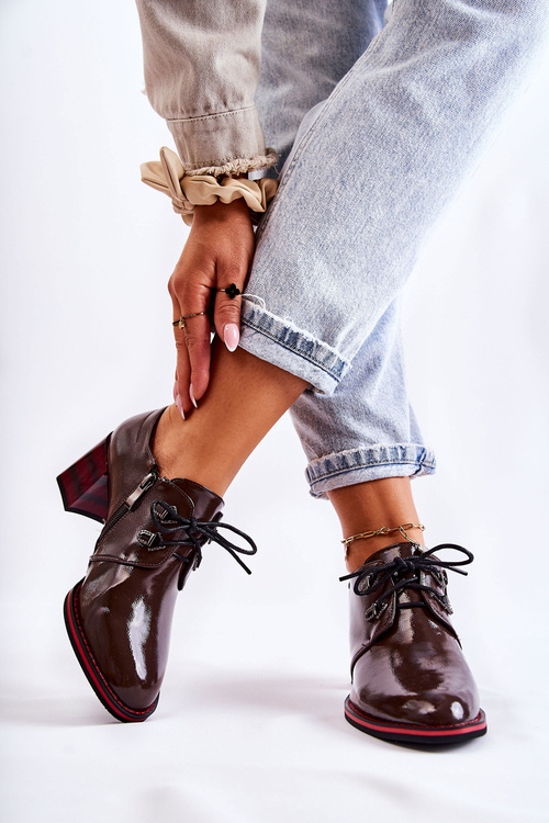 Shoes with a zipper in Brown and red Laurosa