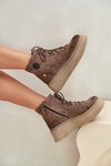 Suede Ankle Boots On A Chunky Platform Maciejka 06309-02 Dark Brown