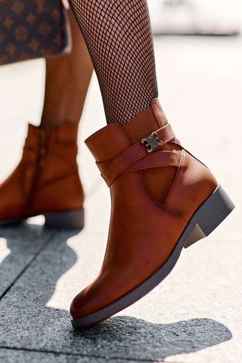 Women's Flat Heel Boots Brown Noria