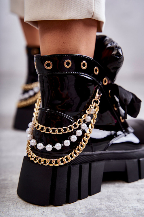 Lacquered Warm Boots With Chain Black Karoline