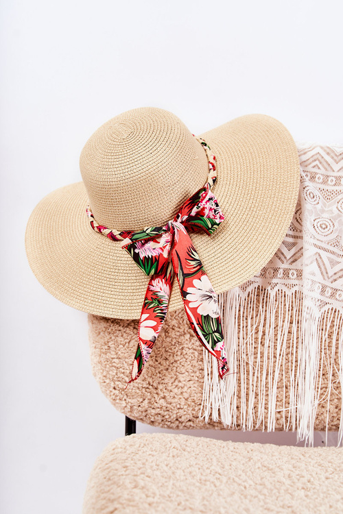 Women's Hat With A Red Strip Beige Marsela
