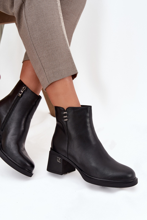 Leather Insulated Women's Ankle Boots on Block Vinceza 91159 Black