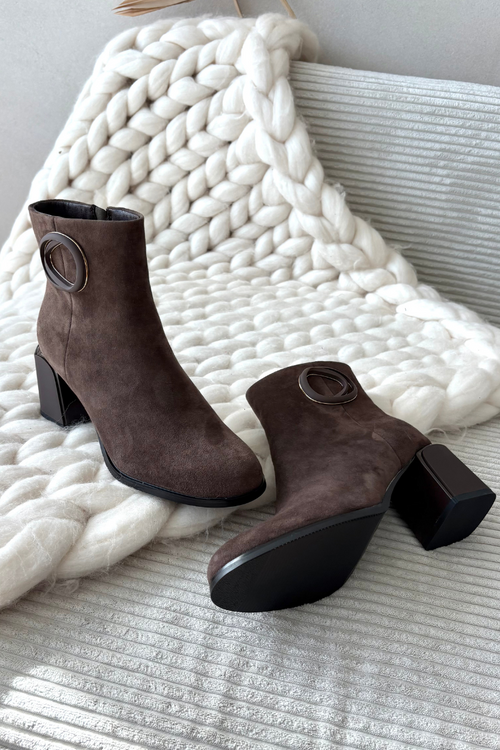 Suede Block Heel Boots with Lining Decorative Detail Artiker 57C0017 Brown