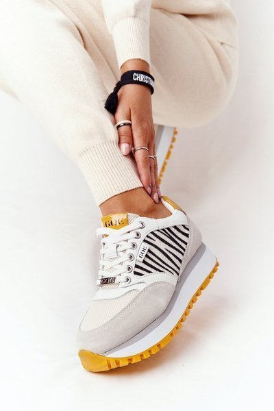 Leather Sport Shoes On A Platform GOE HH2N4001 White-Yellow