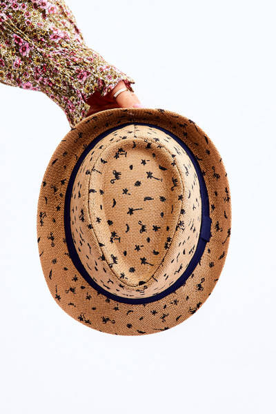 Children's hat with palm trees and animals beige