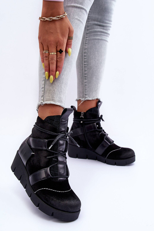 Leather Boots on a Wedge Maciejka 06185-01 Black