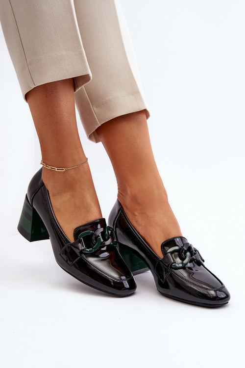 Black Patent Leather Pumps with Chain Paliotte