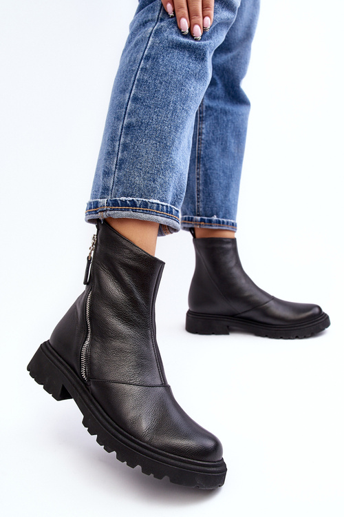 Women's Leather Ankle Boots with Flat Heel Laura Messi 2620/975 Black