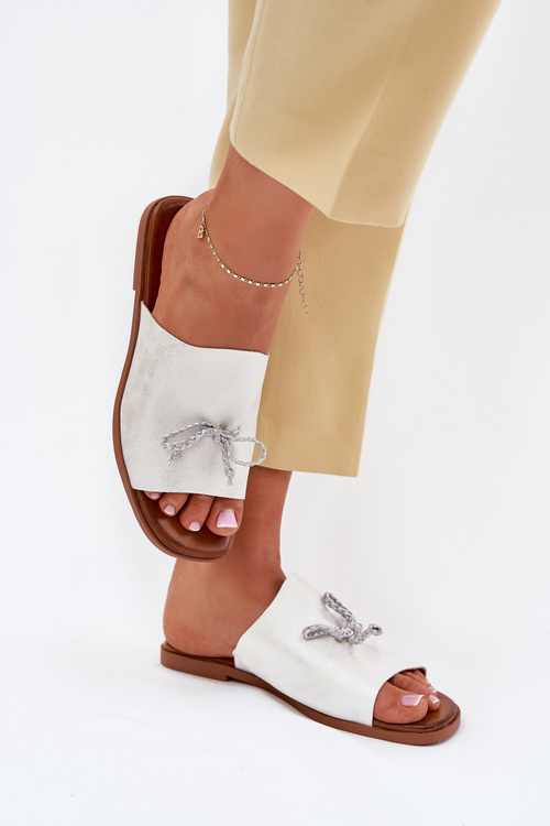 Damskie Klapki Eko Skórzane Płaskie Ozdobne Wiązanie Srebrne Norela