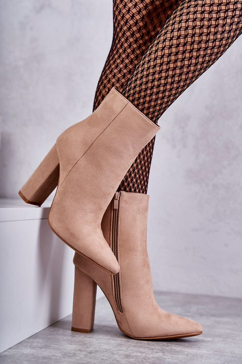 Elegant Suede Boots On a post Dark beige Ettany