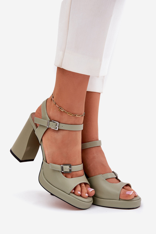 Ladies leather sandals on heel Vinceza 77110 green