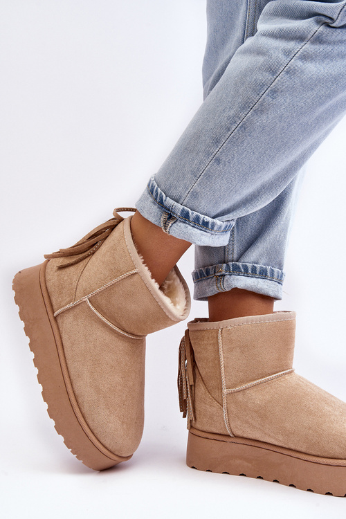 Women's snow boots on a massive platform with fringes beige Lirico