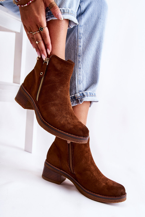 Suede boots on a low post Brown Laurisa