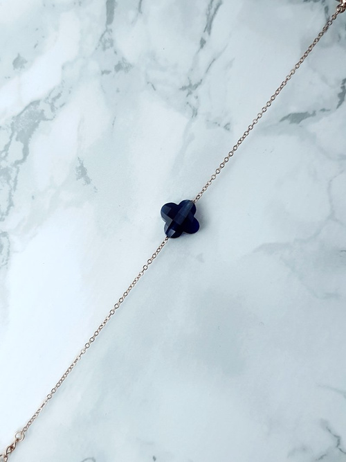 Damska Bransoleta Na Łańcuszku Granatowa Koniczynka Złota Memphis