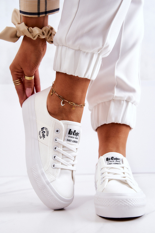 Sneakers On A Platform Lee Cooper LCW-22-31-0837L White