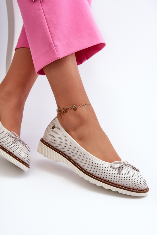 Women's Cutout Ballerina Flats Made of Genuine Leather Maciejka P6509-11 White