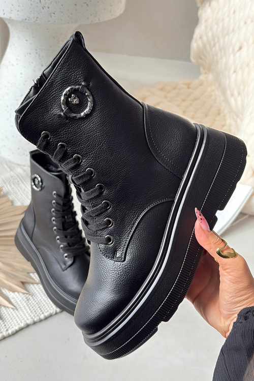 Women's Workery Boots with Insulation on Platform with Decorative Detail Vinceza 16513 Black