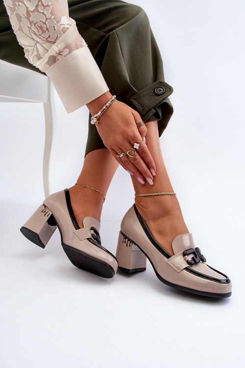 Półbuty Lakierowane Damskie Słupek D&A MR38-973 Beżowe