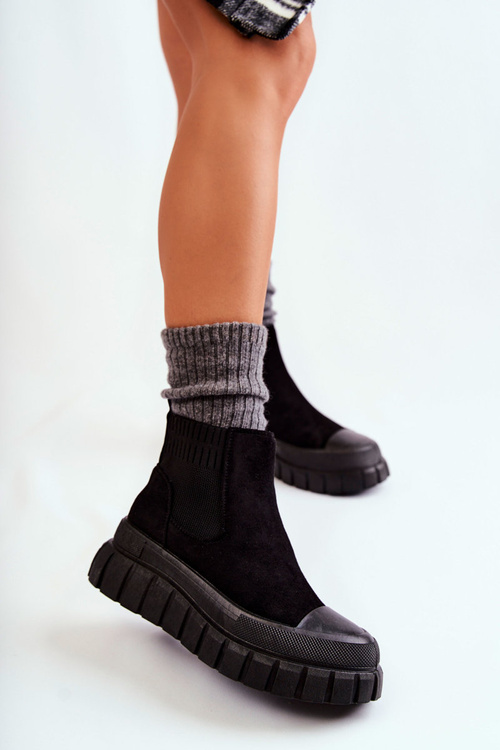 Fashionable Slip-On Boots On The Platform Black Jenna