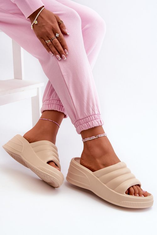 Light Foam Women's Wedge Sandals with Platform in Beige Tendrea