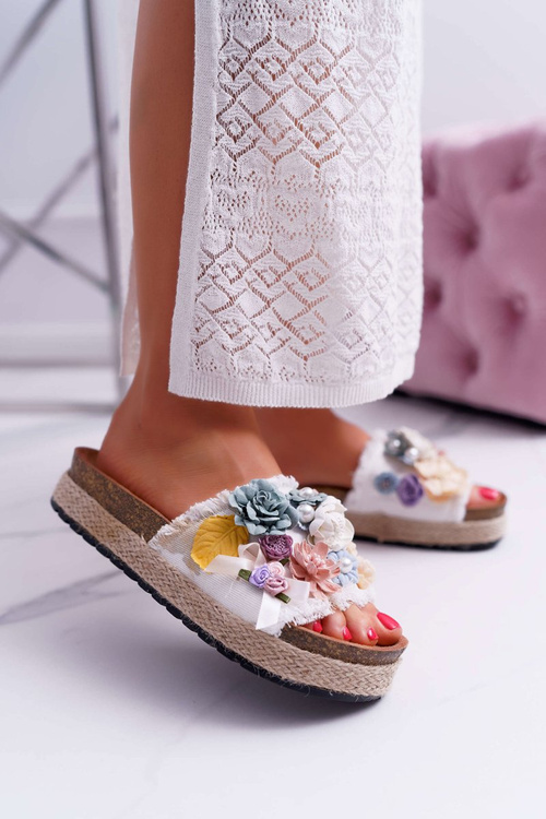 Women's Flip Flops With Flowers Thick Sole White Amadeo