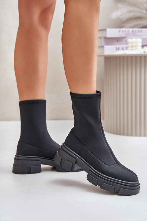 Slip-on Boots On Flat Heel Black Ravendria