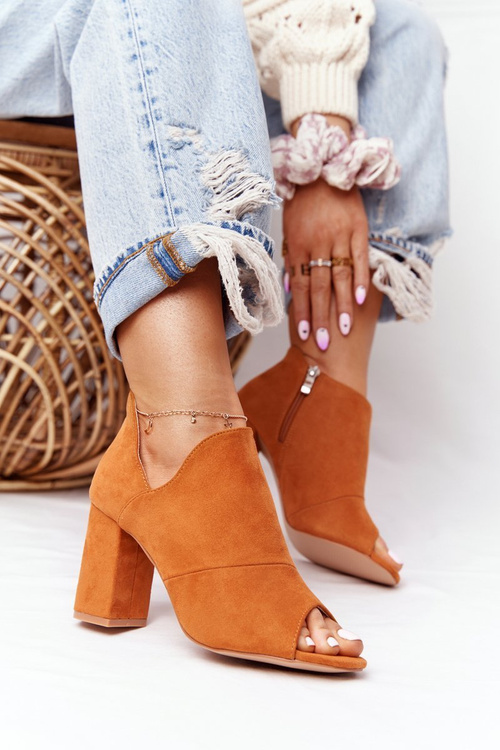 Spring Suede Boots On A Block Heel Vinceza 21-17095 Camel