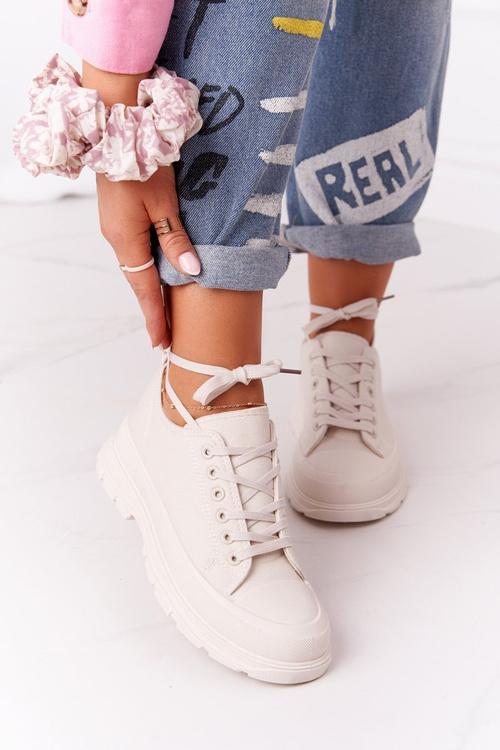 Sneakers On A Chunky Sole Beige Travel Time