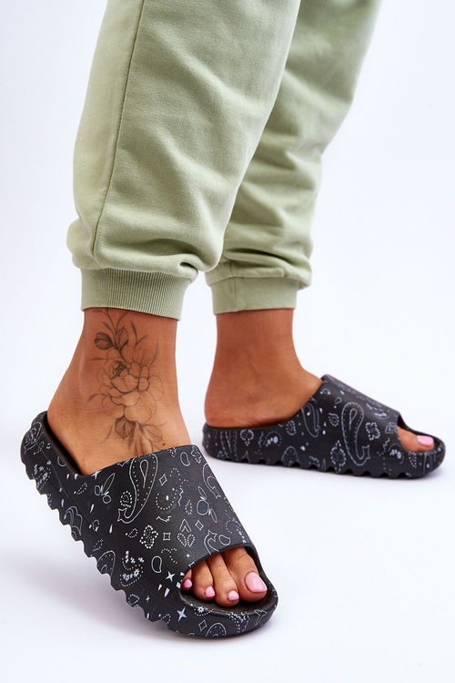 Fashionable women's slippers on a massive platform Black Lorette