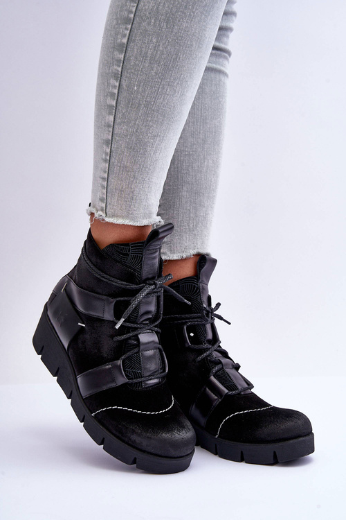 Leather Boots on a Wedge Maciejka 06185-01 Black